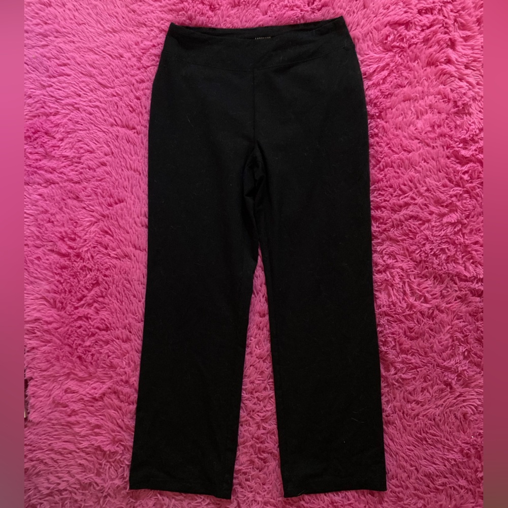 Black yoga pants